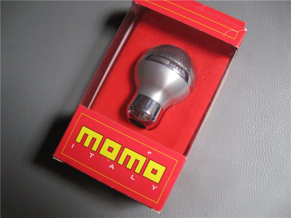 Picture of gear lever knob MOMO