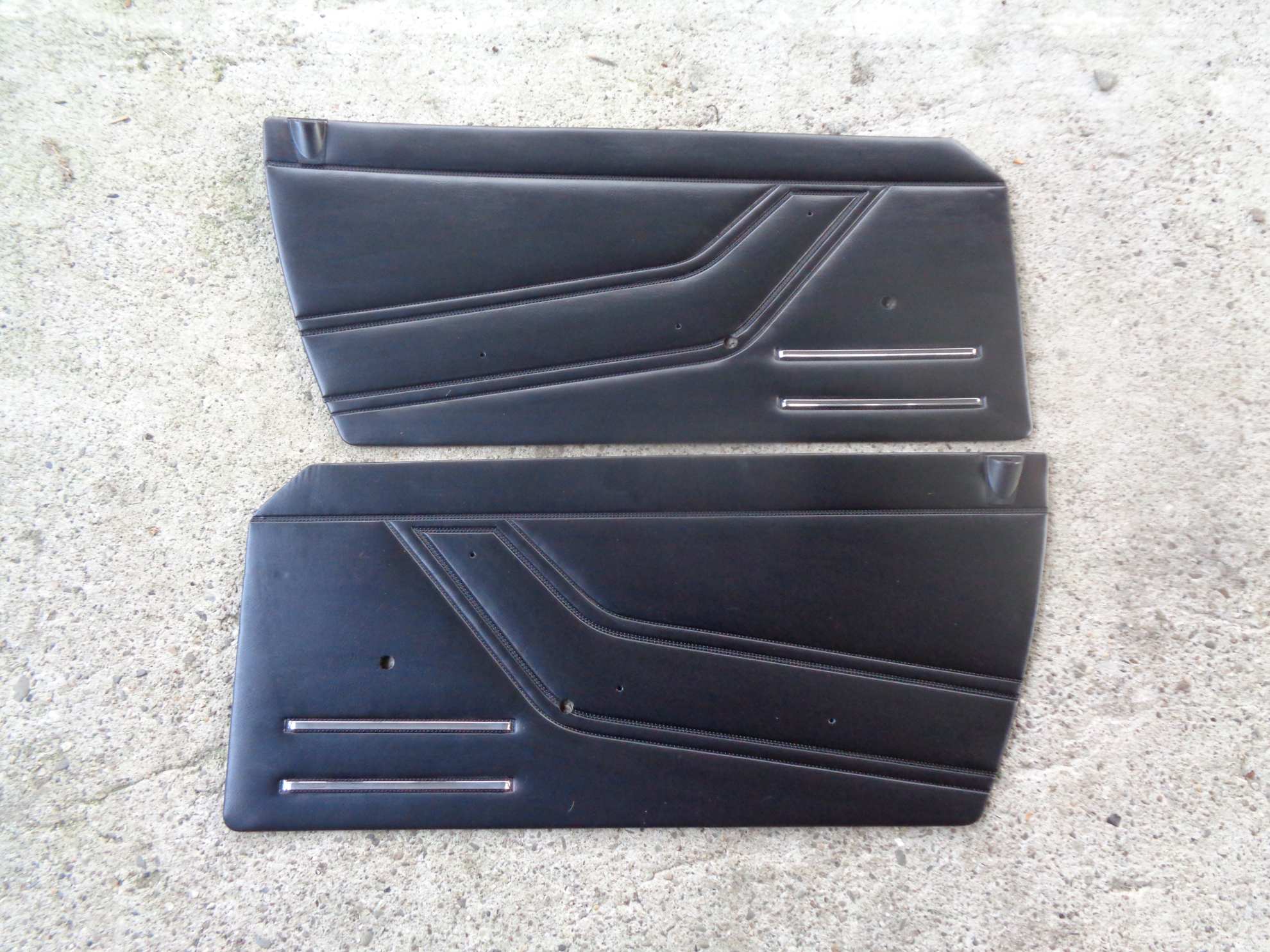 Picture of set door panels 1300, black, REPRODUCTION in LEATHER