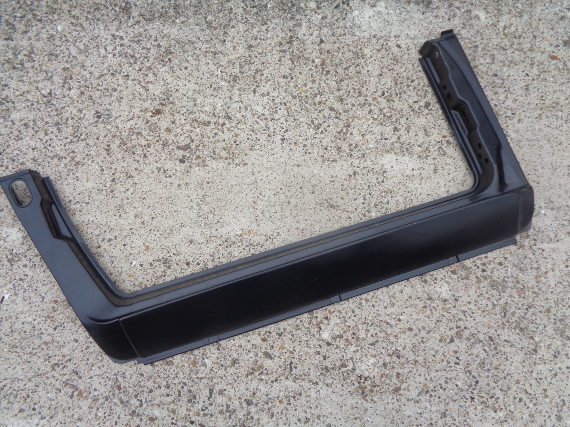 Picture of rocker panel doorframe, right